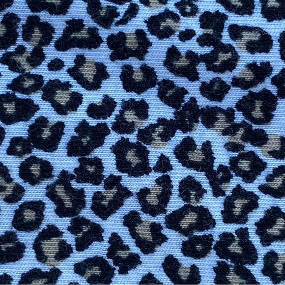 ☀️ VOLCOM T-SHIRT (back slits)  CHEETAH PRINT  | XS  #FML130017 - Picture 13 of 13